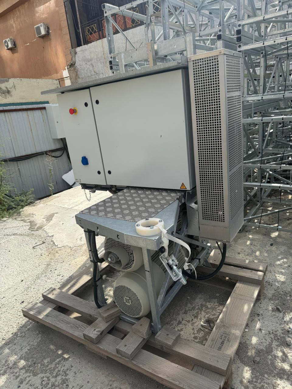 Подъемник мачтовый грузопассажирский GEDA BL 2000 (Германия). 2024 г.в. Новый. В наличии. - Фото 3 Подъемник мачтовый грузопассажирский GEDA BL 2000 (Германия). 2024 г.в. Новый. В наличии. - Фото 3