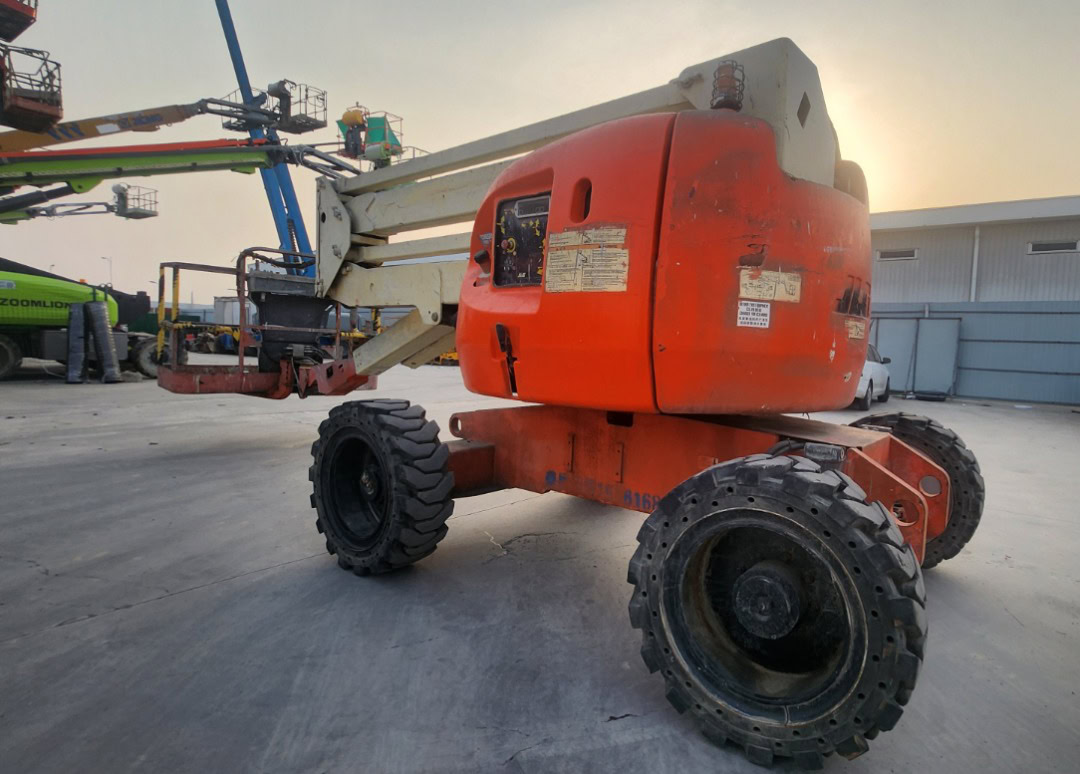 Самоходный коленчатый подъемник Б/У JLG 450 A (2010) 4WD - Фото 2