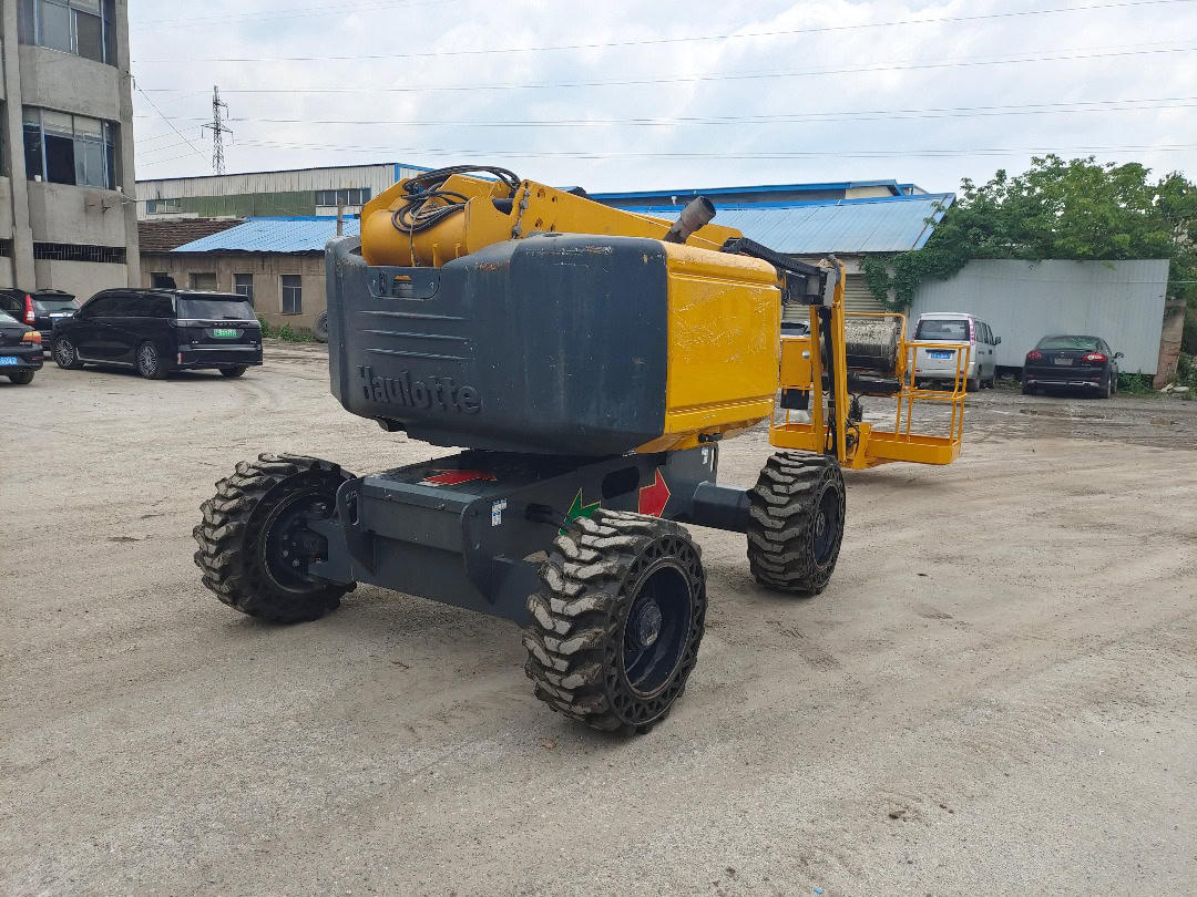 Самоходный коленчатый Б/у подъемник HAULOTTE HA16RTJ (2019, дизель, 4WD, 16 м) - Фото 1