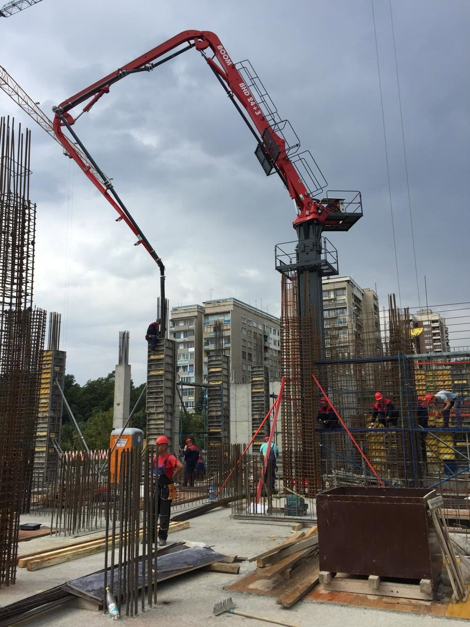 Стрела бетонораспределительная гидравлическая мачтовая (на само выжимной гидравлической колонне) BOOM MAKINA (Турция), BHD 15 R3, 2024 г.в. Новая. В наличии. - Фото 2 Стрела бетонораспределительная гидравлическая мачтовая (на само выжимной гидравлической колонне) BOOM MAKINA (Турция), BHD 15 R3, 2024 г.в. Новая. В наличии. - Фото 2