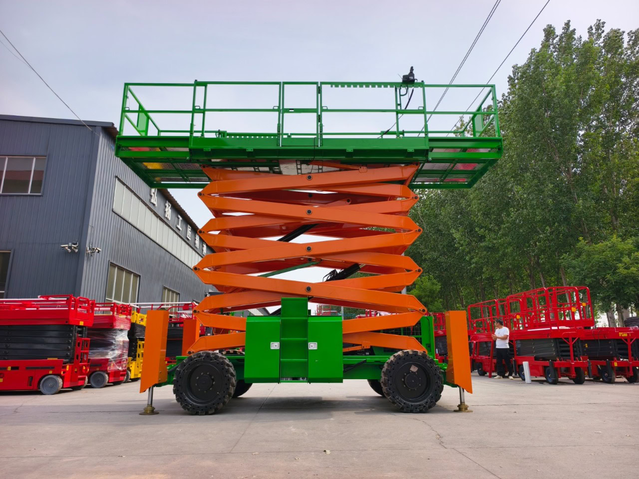 THJZ-8 тегіс емес жерлерге арналған қайшы типті электрлі өздігінен жүретін көтергіш - Фото 2 THJZ-8 тегіс емес жерлерге арналған қайшы типті электрлі өздігінен жүретін көтергіш - Фото 2