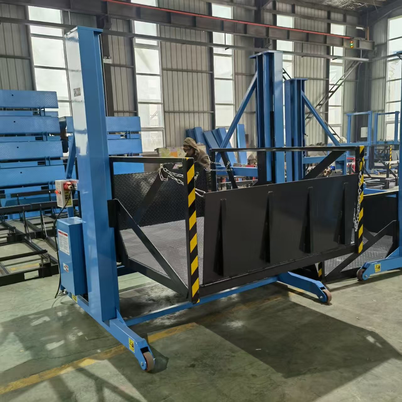 Подкатная гидравлическая погрузочно-разгрузочная платформа SJY 0,5-4 - Фото 4