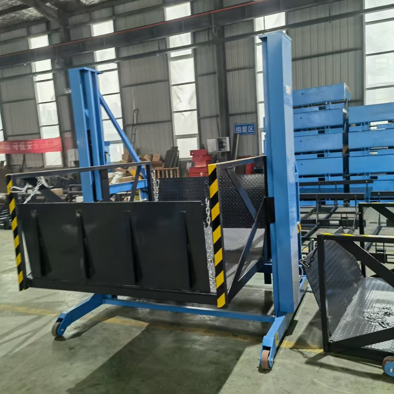 Подкатная гидравлическая погрузочно-разгрузочная платформа SJY 0,5-4 - Фото 2